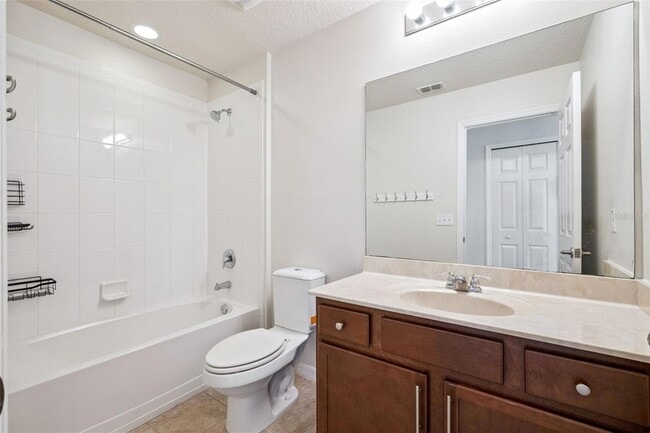 Building Photo - 1310 Oakcrest Ct