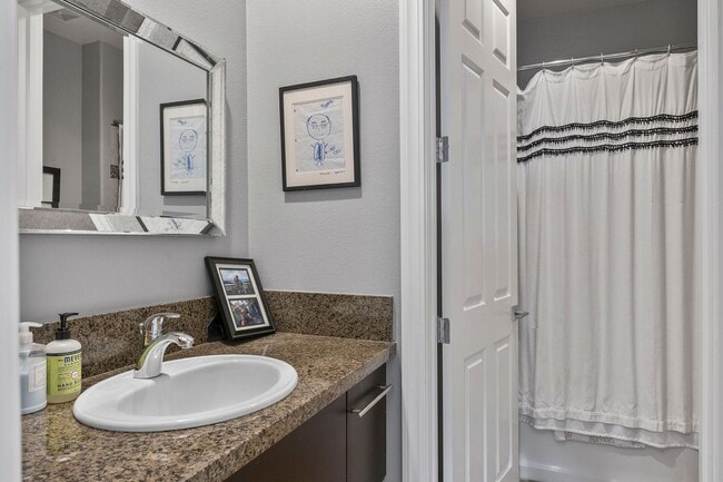 Building Photo - Beautiful Home in ArrowCreek!