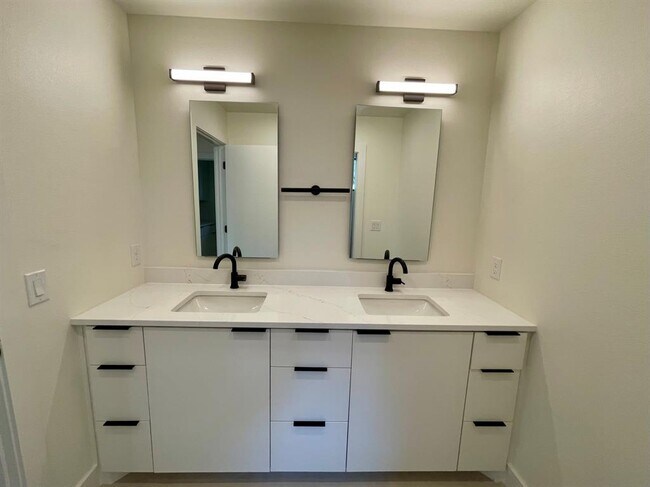 Building Photo - 1309 Palo Duro Rd