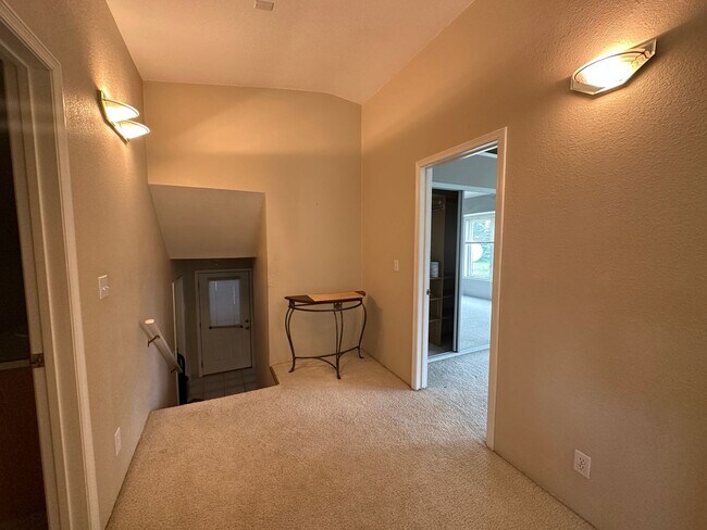 Building Photo - Spacious Kenai Home!