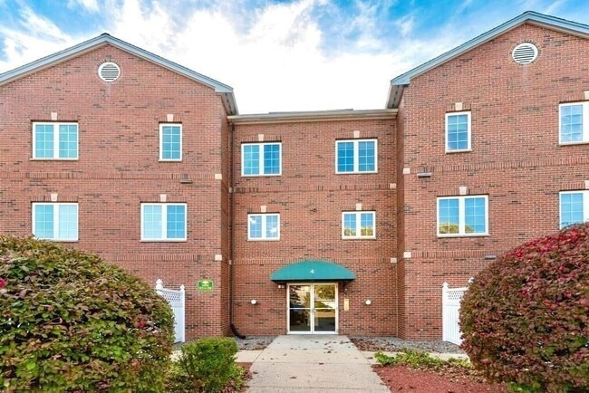 Building Photo - 7 Conant Rd