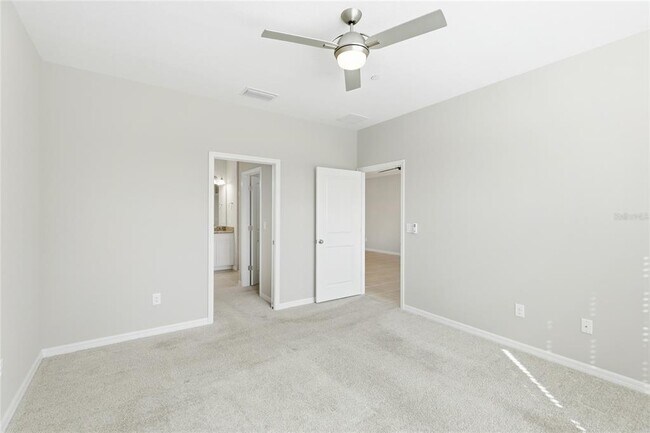 Building Photo - 12710 Sorrento Wy