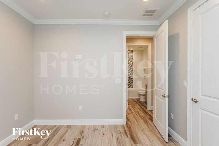 Building Photo - 6702 Cocos Dr