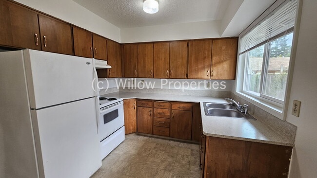 Building Photo - Cozy two bedroom duplex