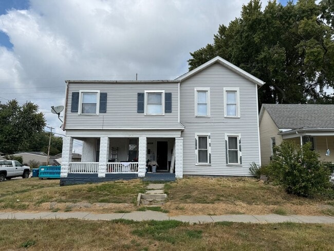 Primary Photo - 1303 E Jackson St