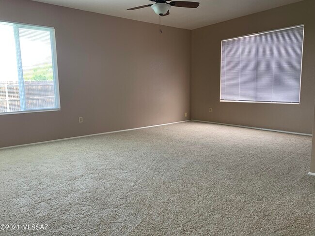 Building Photo - 2602 S Black Moon Dr