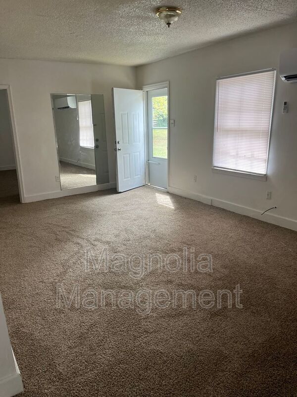 Building Photo - 448 Mason St