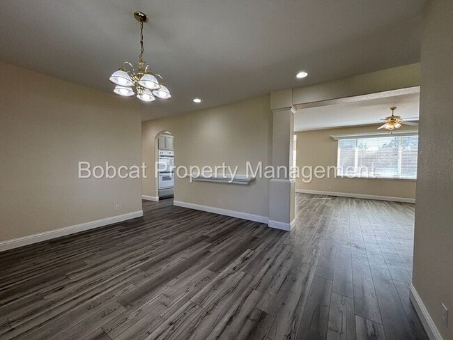 Building Photo - 2963 Hot Springs Dr