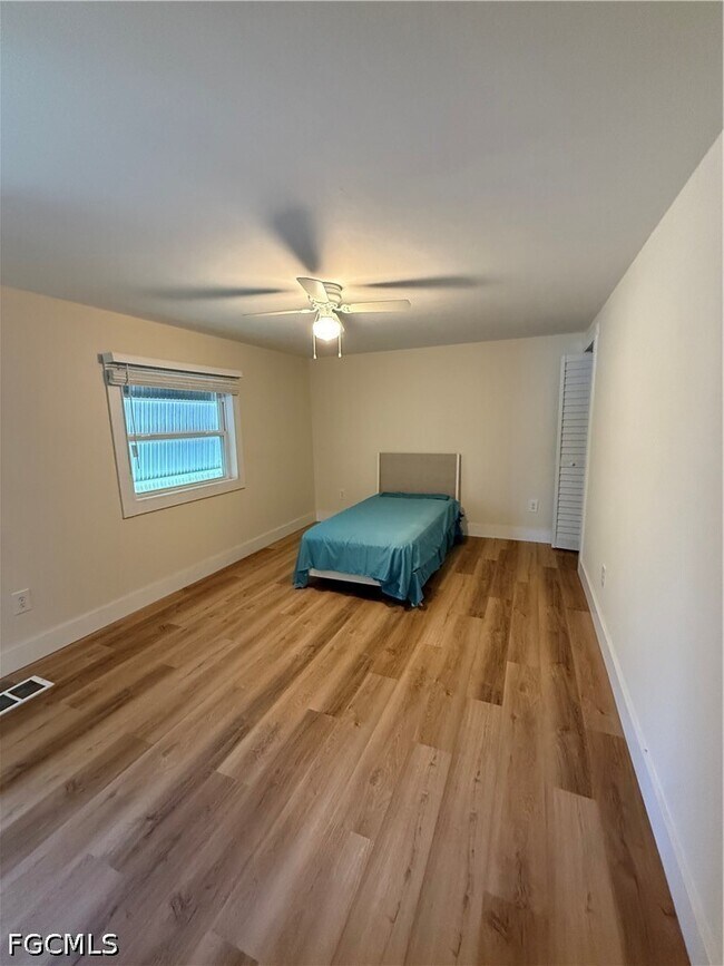 Building Photo - 2112 Ixora Ct