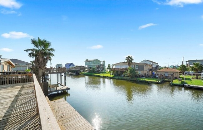 Building Photo - 109 Bayou Vista Dr