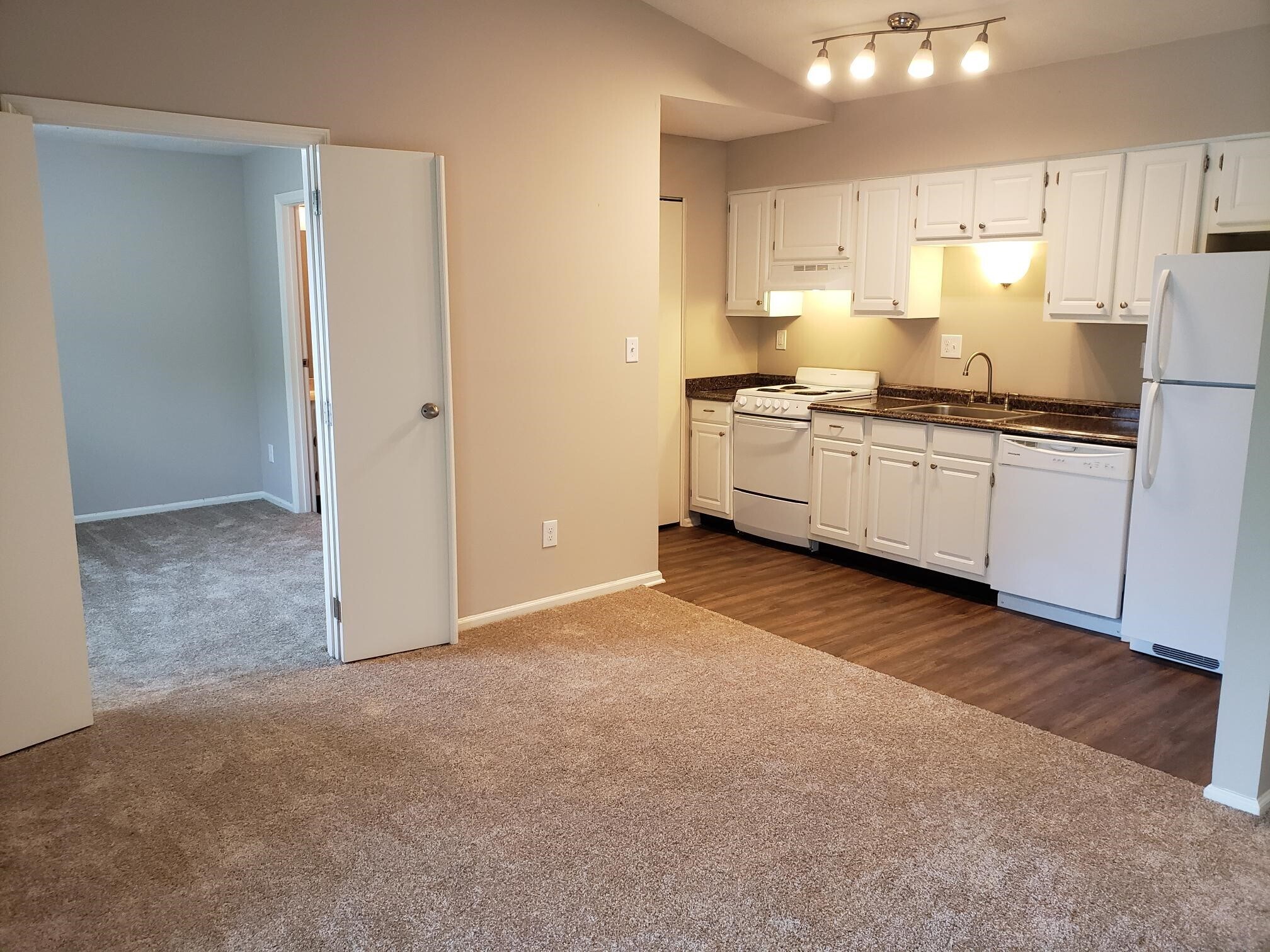 Harbour Club Apartments 100 Sail Boat Run Dayton OH 45458 Apartment