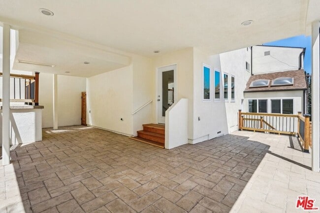 Building Photo - 5131 Campo Rd