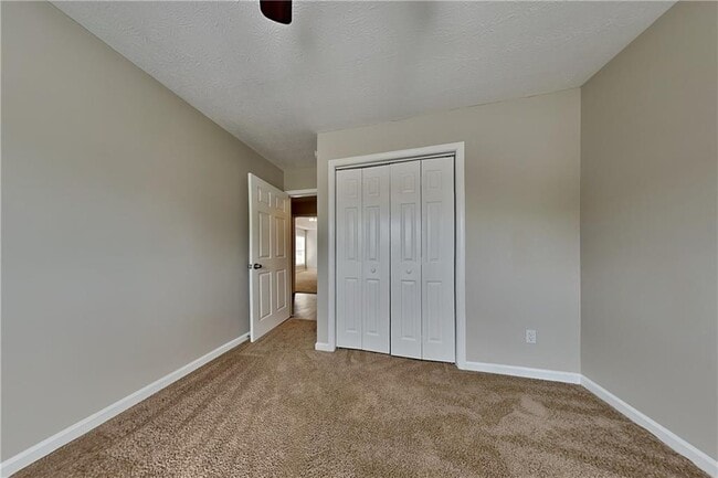 Building Photo - 5450 Princeton Oaks Dr