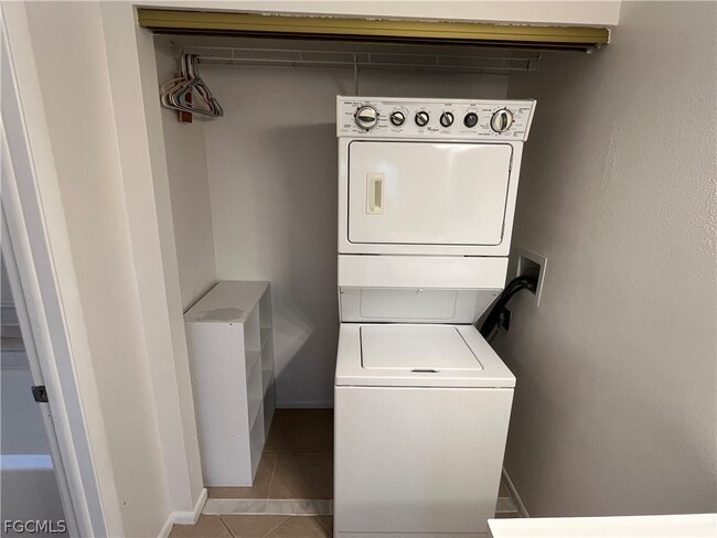 Building Photo - 1041 River Run Rd