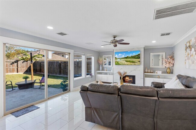 Building Photo - 405 Mystic Trail Loop