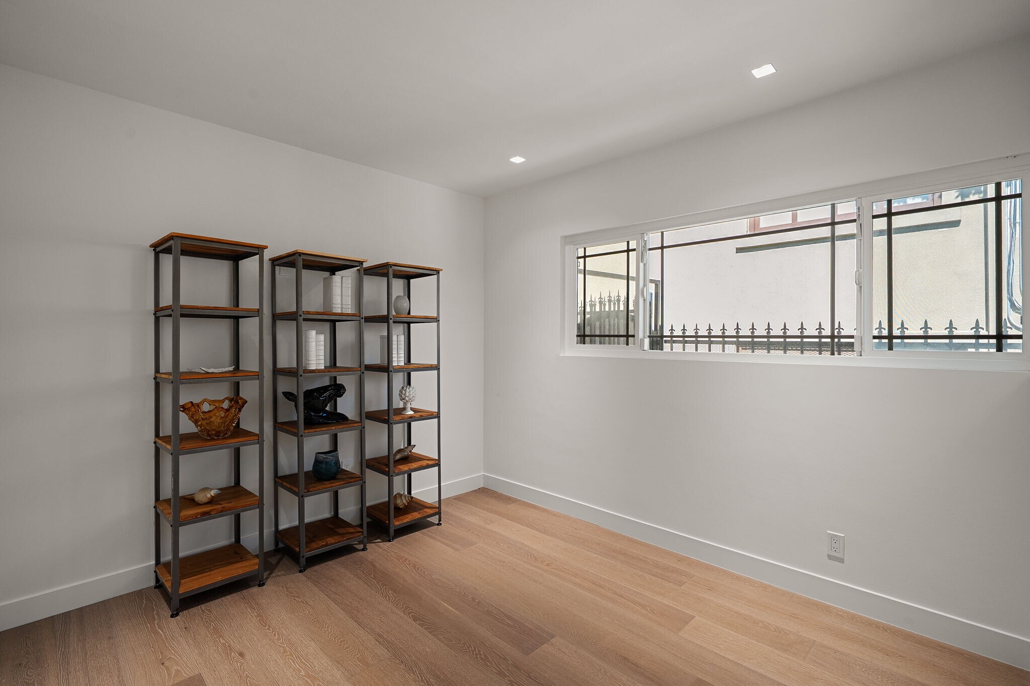 Building Photo - 1641 Tower Grove Dr