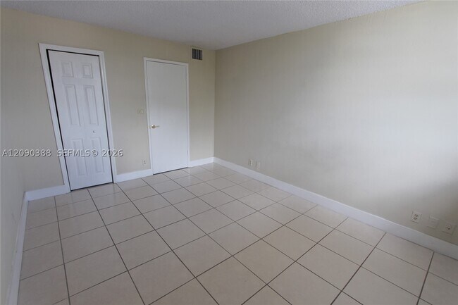 Building Photo - 4550 NW 9th St