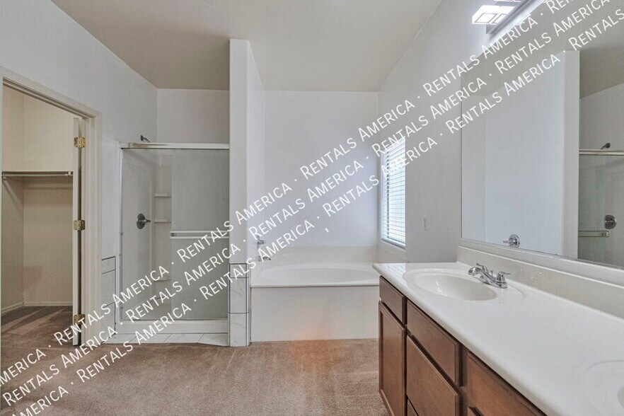 Building Photo - 6722 S Averroes Rd