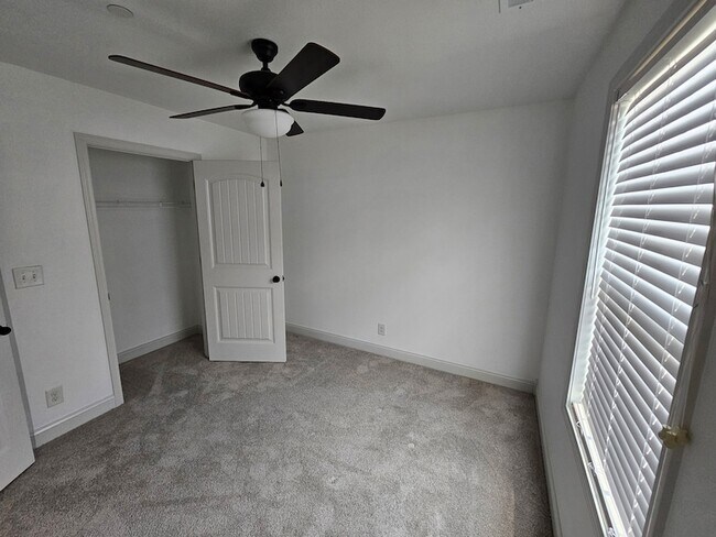 Building Photo - 407 Preakness Cir