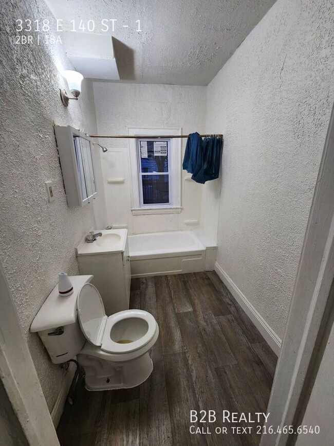 Building Photo - 3318 E 140th St