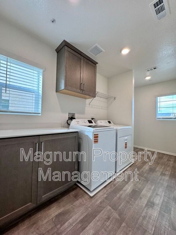Building Photo - 31343 Autumn Blaze Dr