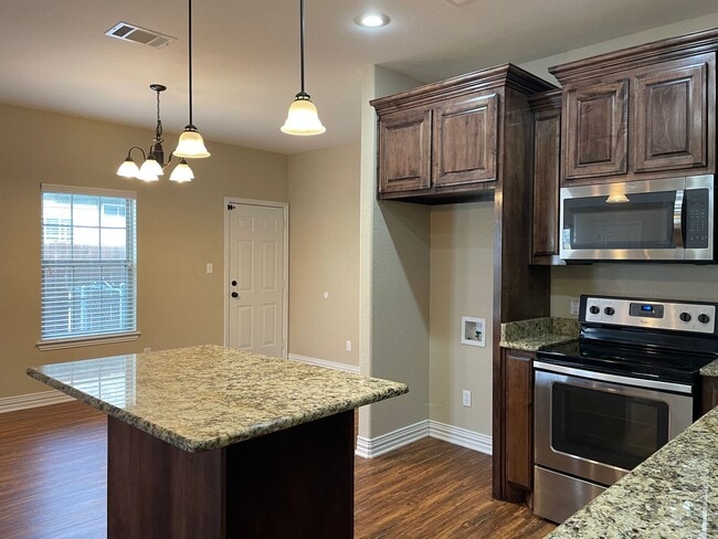 Building Photo - House for lease in Pottsboro