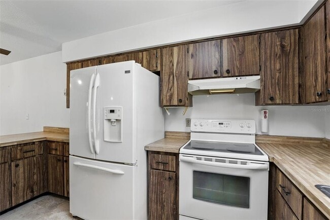 Building Photo - 2343 Greenacre Rd