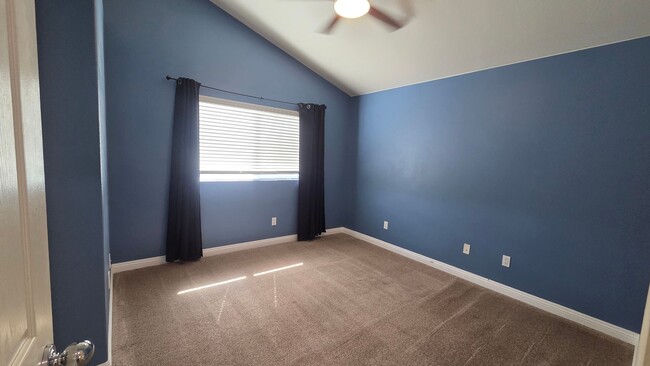 Building Photo - Must See This Beautiful 3/2.5 Townhome "Ke Noho Kai" at Ocean Pointe.