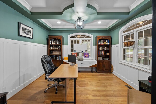 Building Photo - 11 Grey Oak