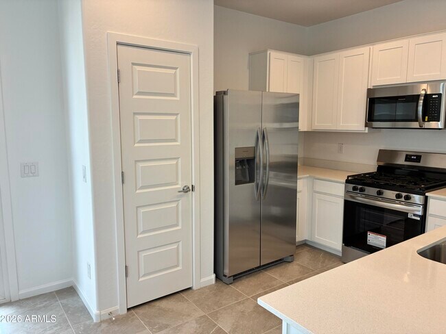 Building Photo - 17321 W Gray Fox Trl