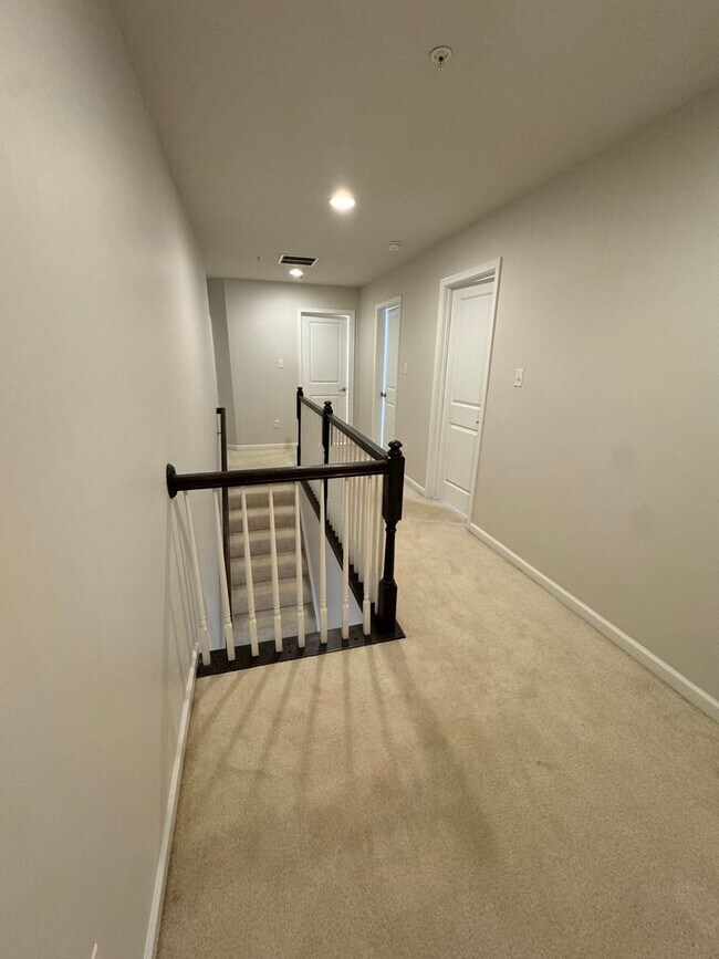 Building Photo - Beautiful 3 Bedroom 3.5 Bath in Sewickley, PA!
