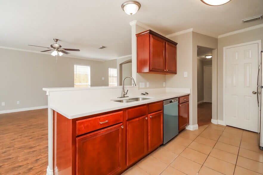 Building Photo - 3619 Windmill Village Dr