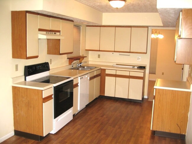 Building Photo - 1999 Shadeview Ct