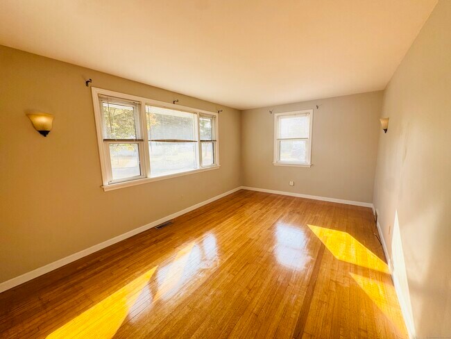 Building Photo - 9 Edgewood Ave