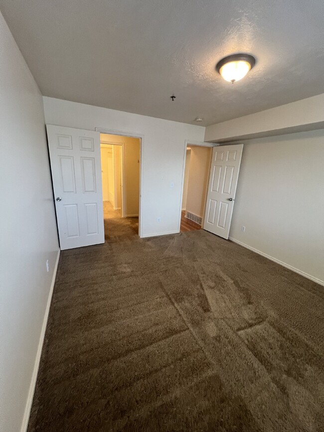 Building Photo - 2bed1bath 0deposit program**