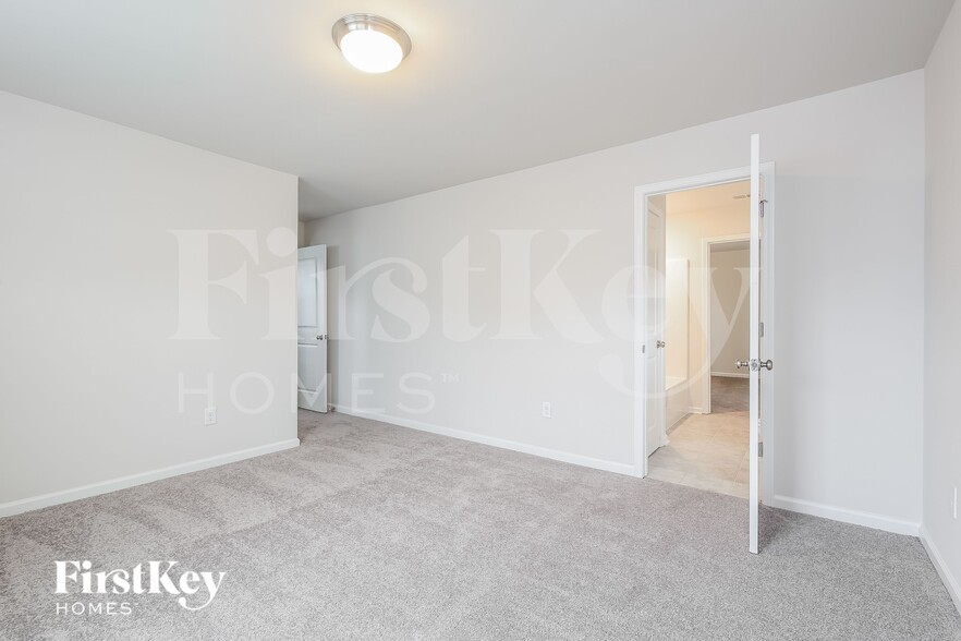 Building Photo - 116 Wild Lily Dr