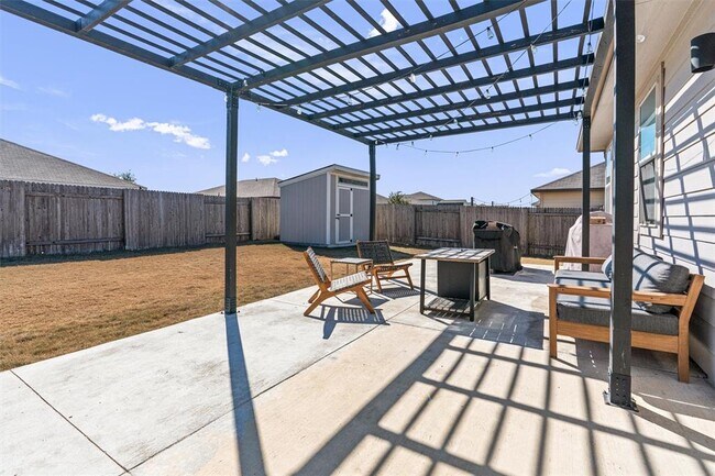 Building Photo - 137 Red Sun Dr