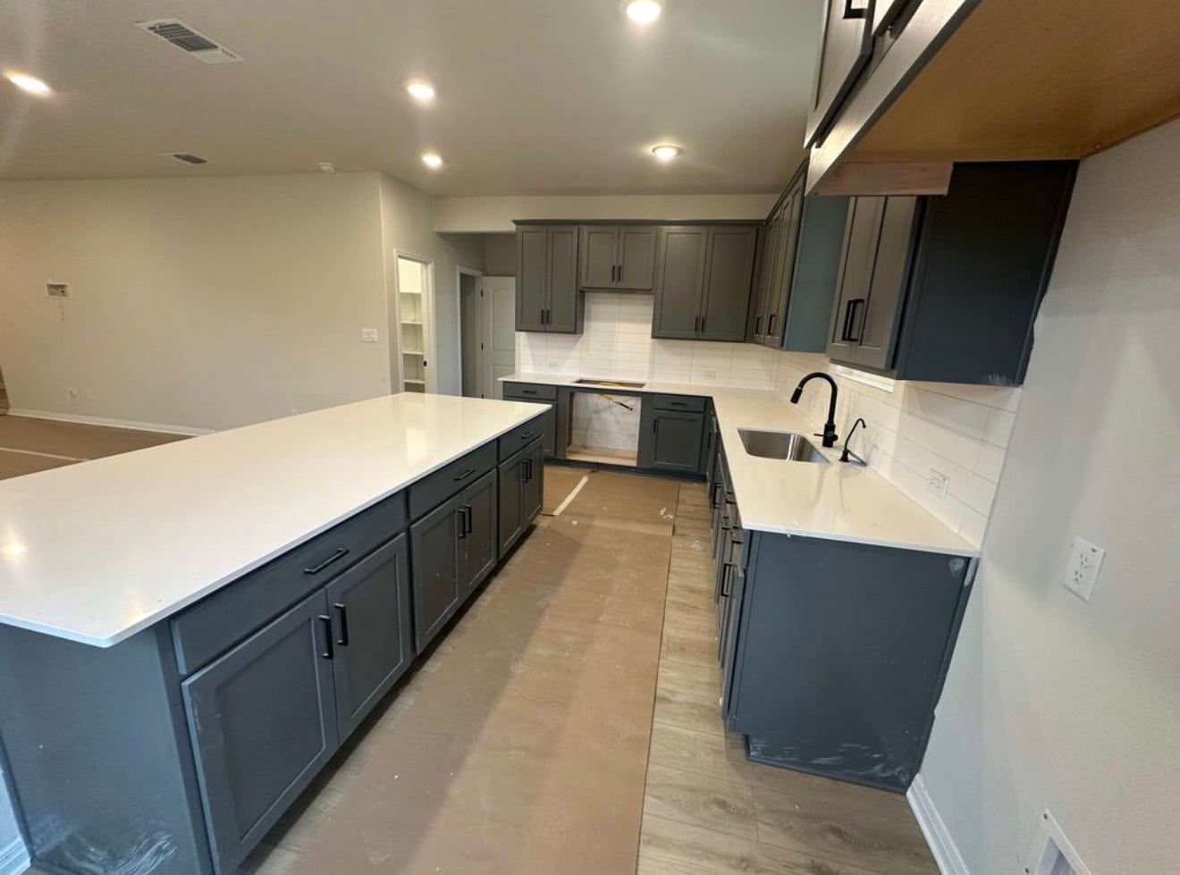 kitchen - 1020 Sienna Bear Rd