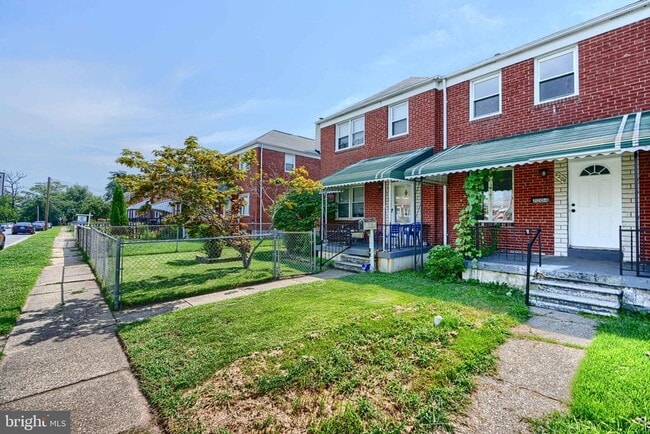 Building Photo - 2204 Redthorn Rd