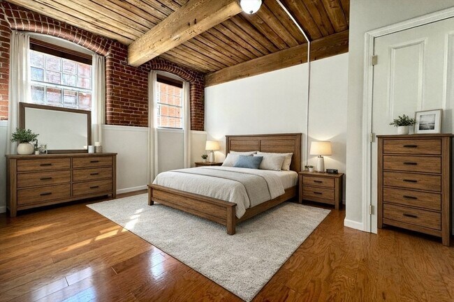 Building Photo - 4 Bishop St