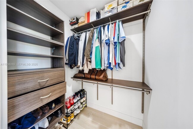 Building Photo - 817 NE 17th Way