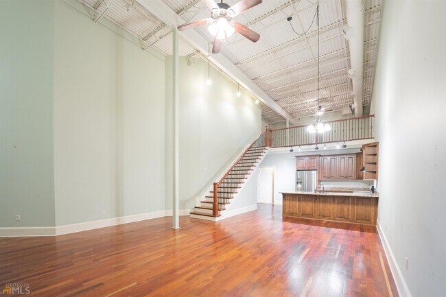 Building Photo - 315 N Main St