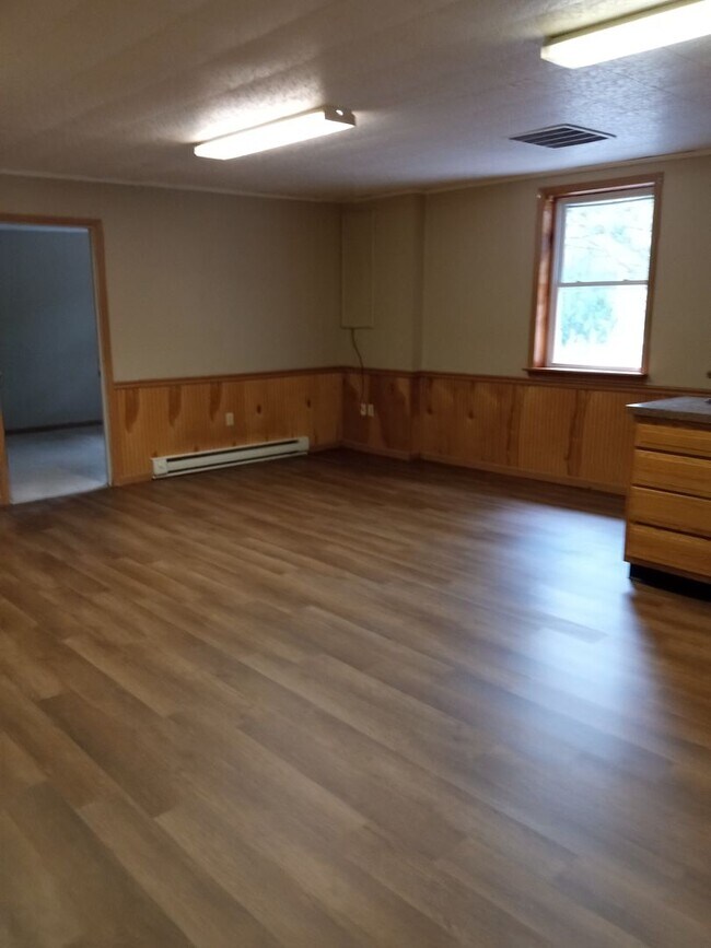 Building Photo - Red Peak  Hogback