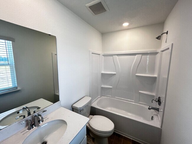 Building Photo - Brand New 4/3.5 Two Story Home with Loft. ...