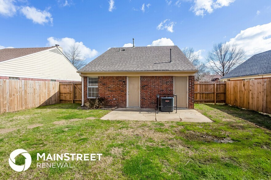 Building Photo - 5501 Alexandria Ln