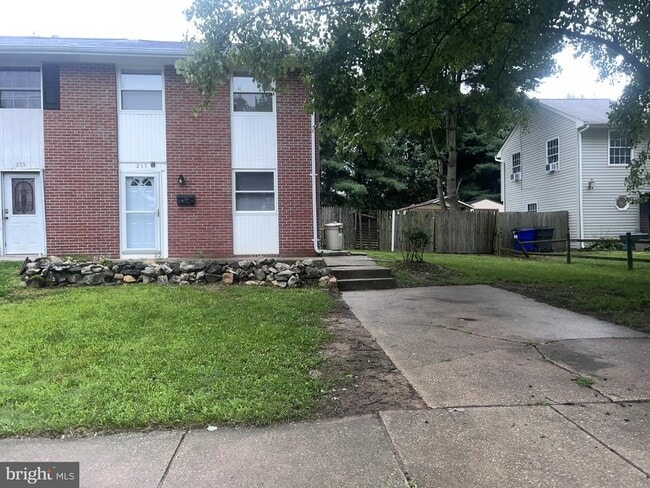 Building Photo - 217 Haverhill Rd