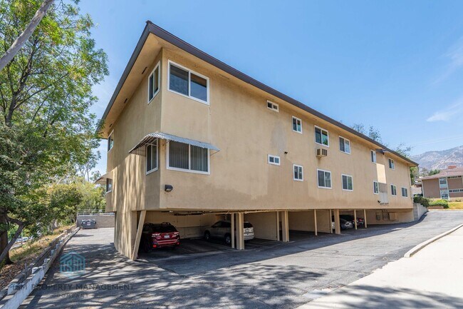 Building Photo - 2 Bedroom 2 Bath Condo in Pasadena!