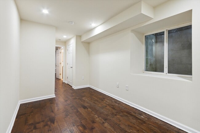 Building Photo - 1804 W Montgomery Ave