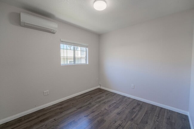 Building Photo - Beautifully updated 2 bed, 2 bath single-family home in Logan Heights