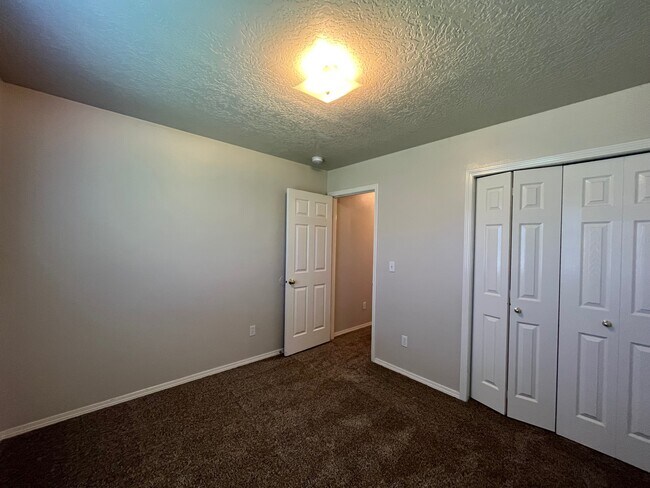Building Photo - 16847 Bayou Way